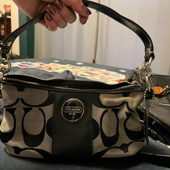 Coach - Picture 2 of 6